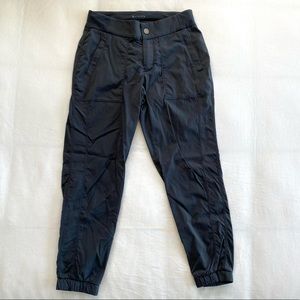 *LIKE NEW* Athleta Hiking Cargo Pants